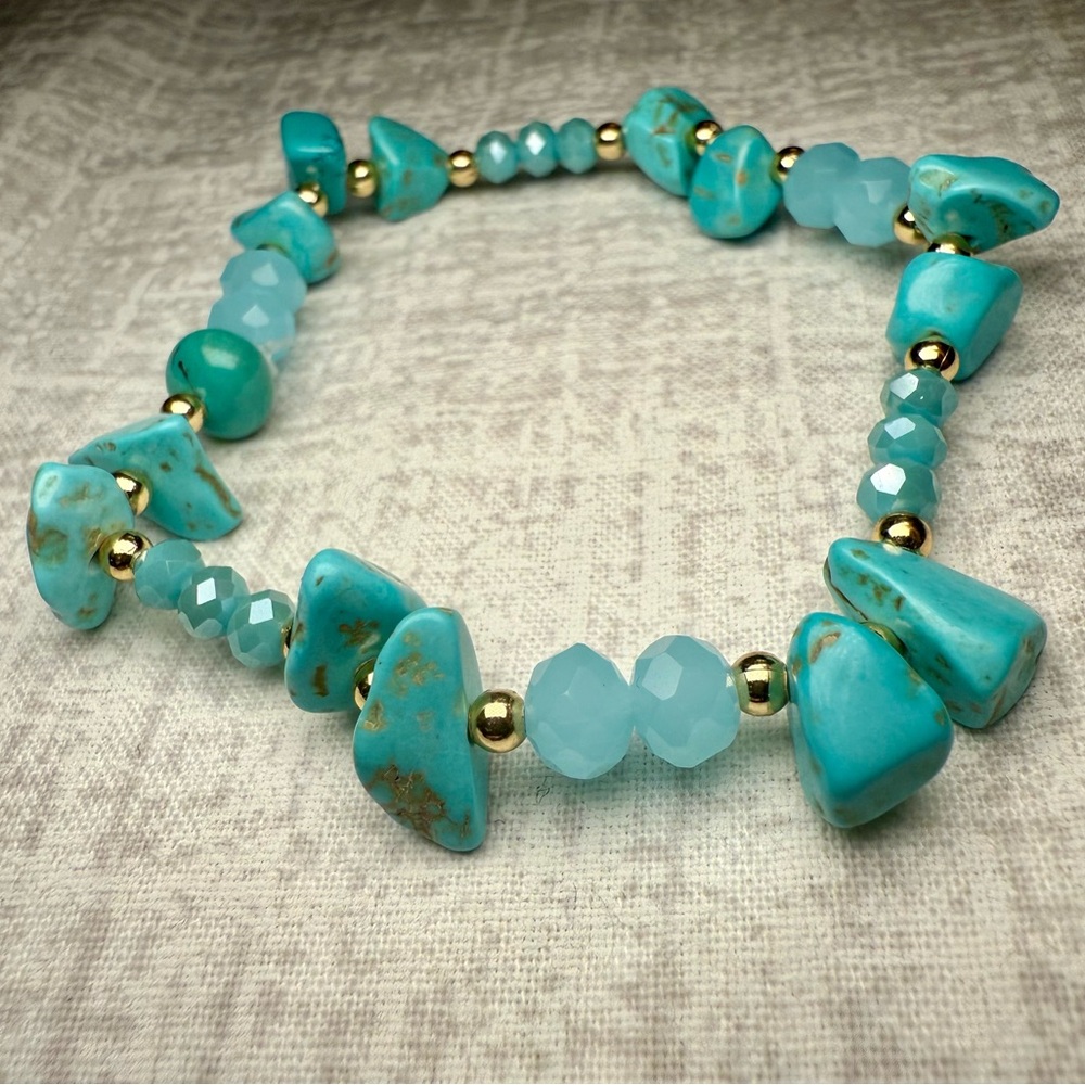New Handmade Natural Turquoise & Aqua Gemstone Stretch Bracelet 🌊 - Picture 4 of 6